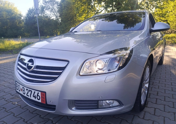 Opel Insignia cena 25000 przebieg: 196000, rok produkcji 2011 z Zawiercie małe 562